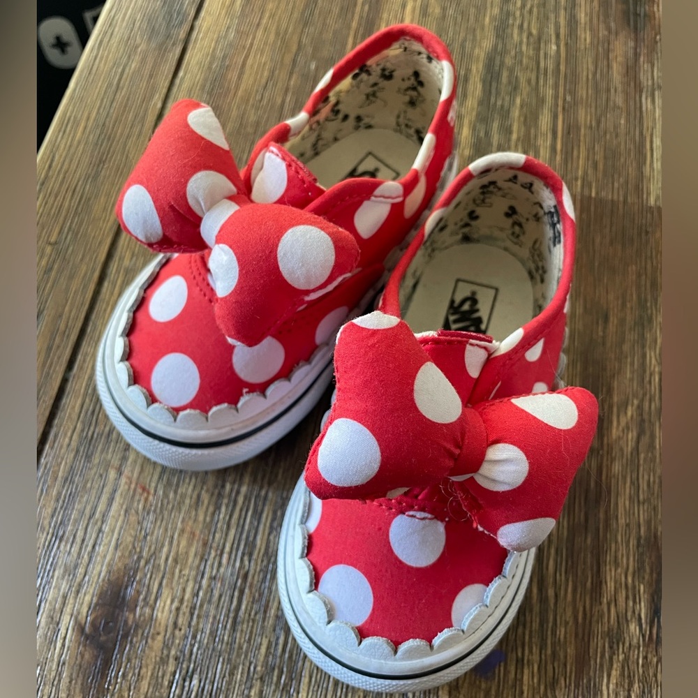 Minnie Mouse Vans toddler shoes
